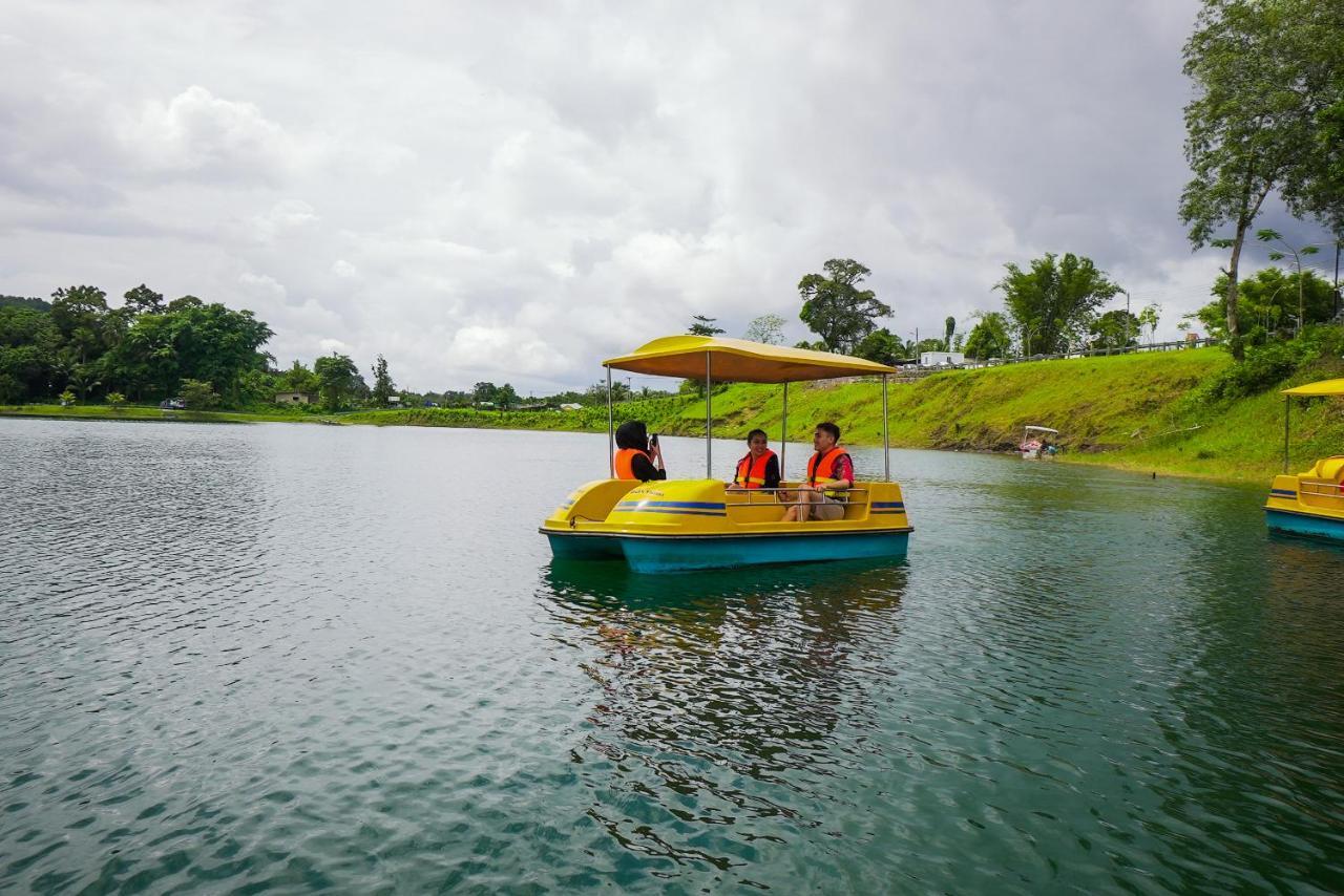 Roxy Tasik Biru Resort City Bau Extérieur photo