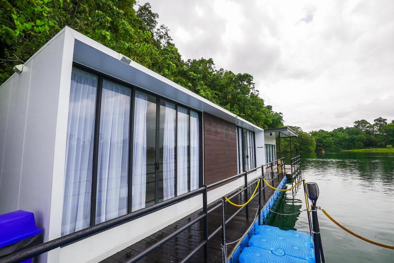 Roxy Tasik Biru Resort City Bau Extérieur photo