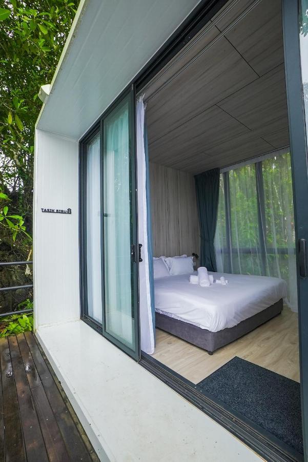 Roxy Tasik Biru Resort City Bau Extérieur photo