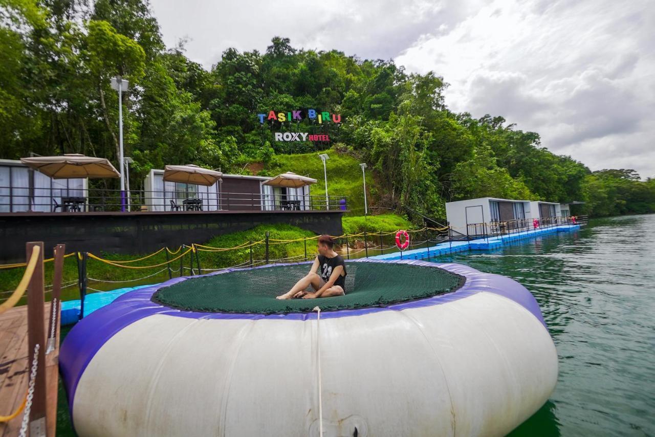 Roxy Tasik Biru Resort City Bau Extérieur photo