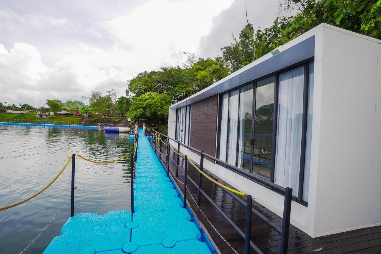 Roxy Tasik Biru Resort City Bau Extérieur photo