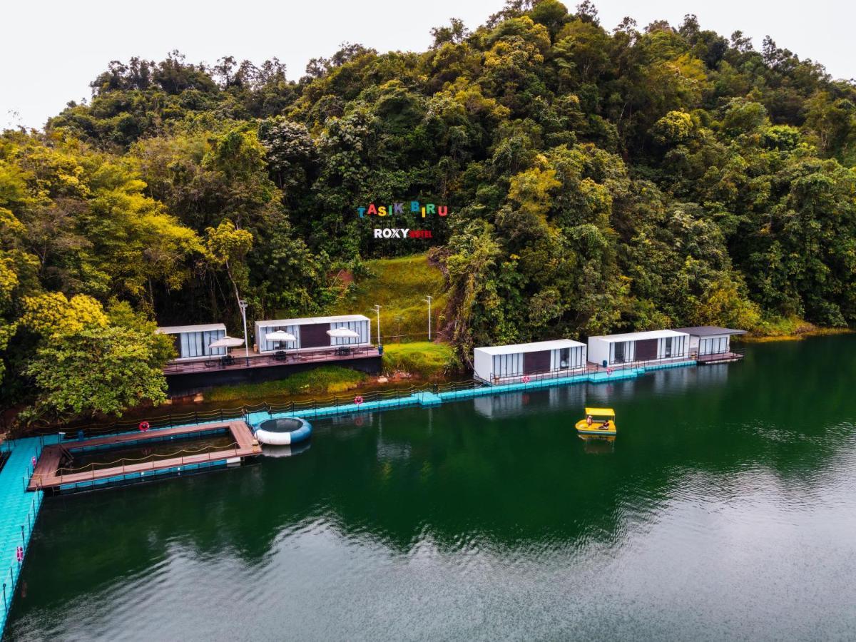 Roxy Tasik Biru Resort City Bau Extérieur photo