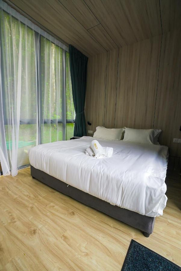 Roxy Tasik Biru Resort City Bau Extérieur photo