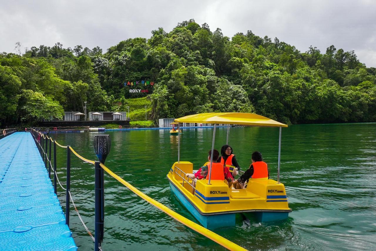 Roxy Tasik Biru Resort City Bau Extérieur photo