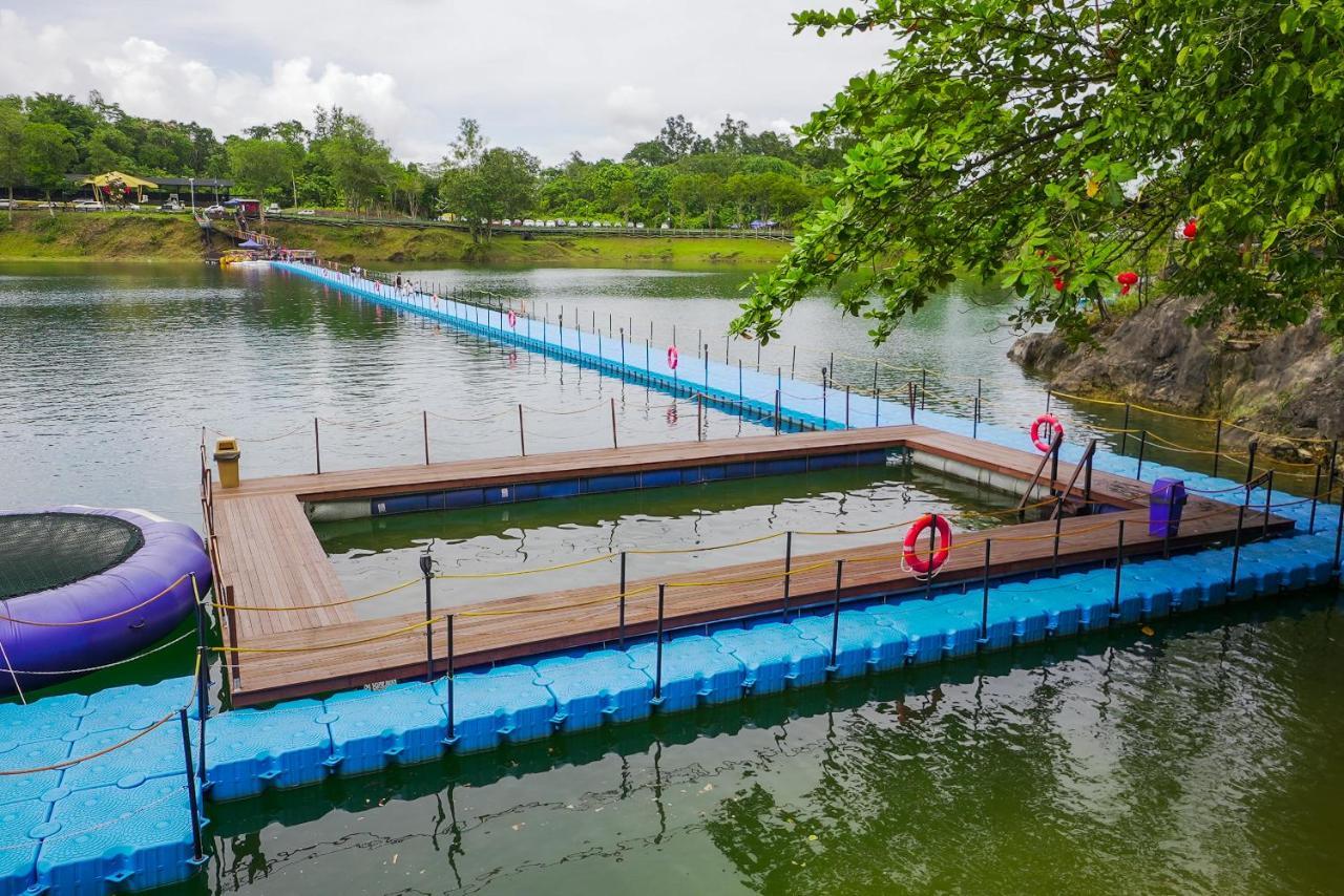 Roxy Tasik Biru Resort City Bau Extérieur photo