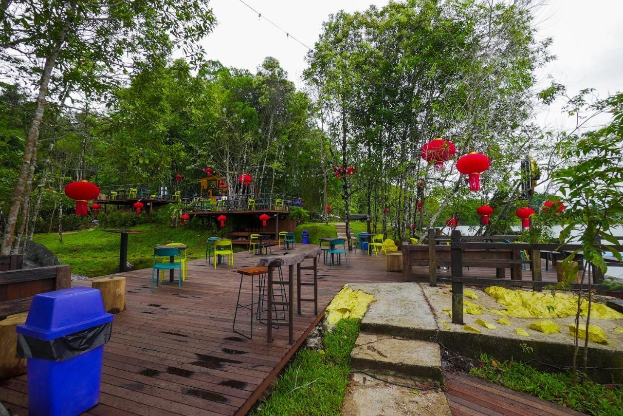 Roxy Tasik Biru Resort City Bau Extérieur photo