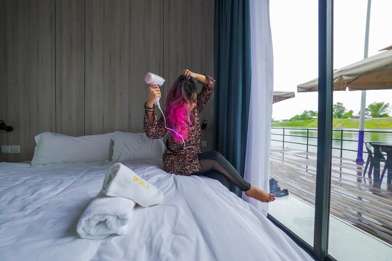 Roxy Tasik Biru Resort City Bau Extérieur photo